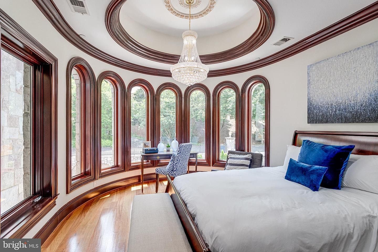 The curved wall of arched windows in the Maya Angelou Suite.